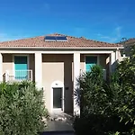 Les Maristella, De Gamme A Deux Pas De La Aregno