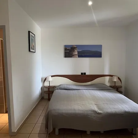 Les Maristella, De Gamme A Deux Pas De La