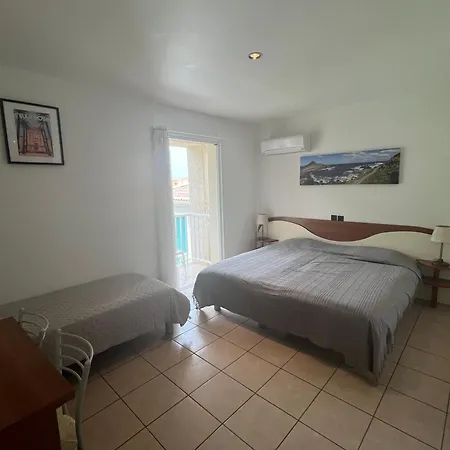 Les Maristella, De Gamme A Deux Pas De La